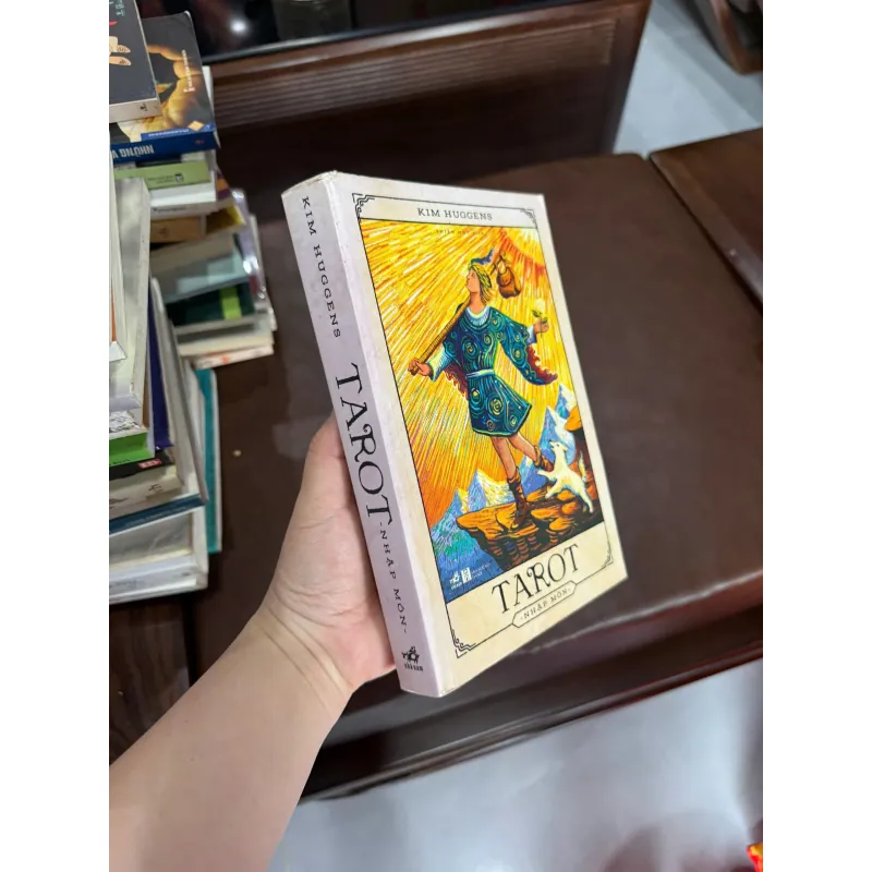 Tarot Nhập Môn – Kim Huggens | Sách Học Tarot Cơ Bản Dễ Hiểu- K4 1029392