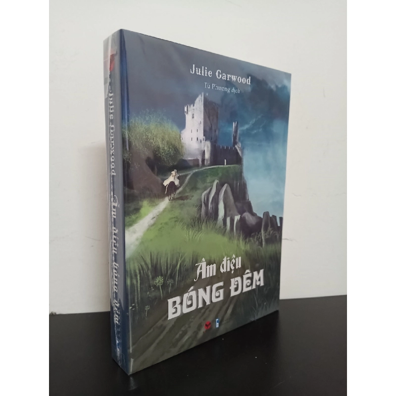 Âm Điệu Bóng Đêm - Julie Garwood Mới 100% HCM.ASB2503 913875