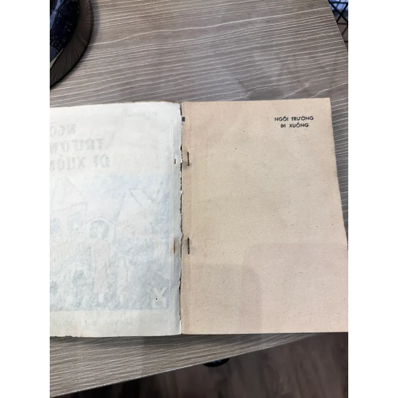 Ngôi trường đi xuống - Vũ Hạnh - NXB Văn nghệ Tp HCM 1988 996260