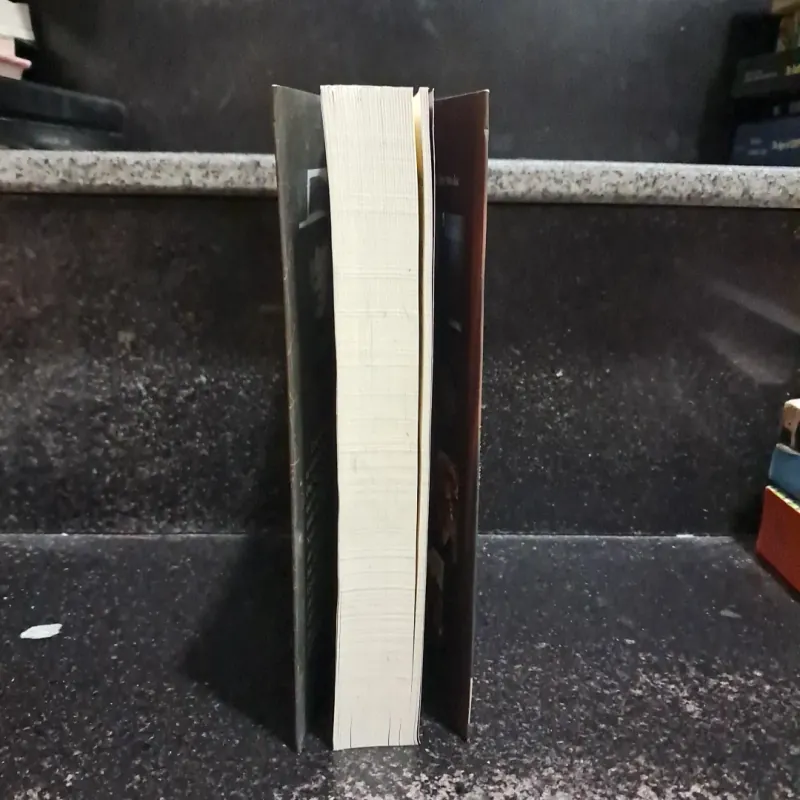 Theo em vào bóng đêm 1006061