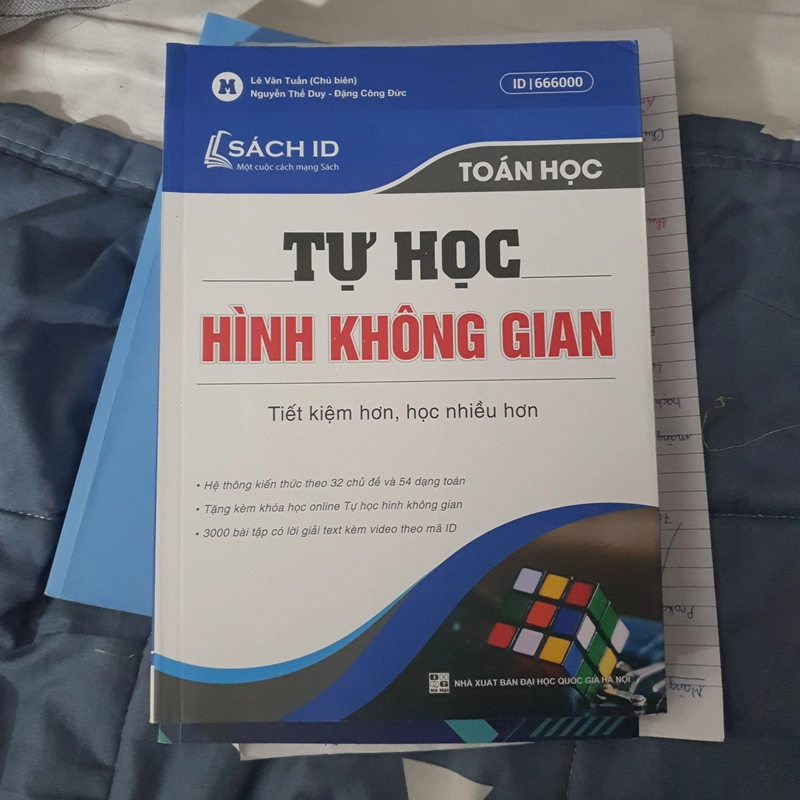 Sách Toán tự học Hình Không Gian chưa cào mã sách ID học trên moon còn nguyên 100% 353526