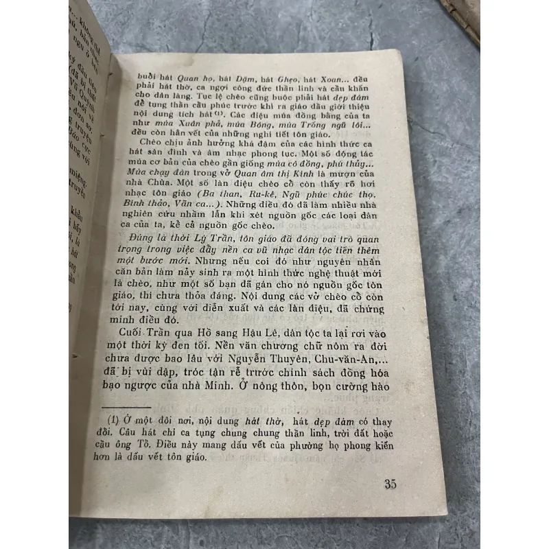 TÌM HIỂU SÂN KHẤU CHÈO - TRẦN VIỆT NGỮ, HOÀNG KIỀU 929482