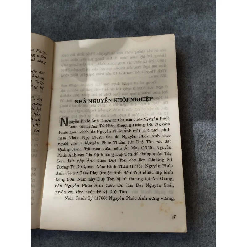 BẢO ĐẠI VỊ VUA TRIỀU NGUYỄN CUỐI CÙNG - PHAN THỨ LANG 720009