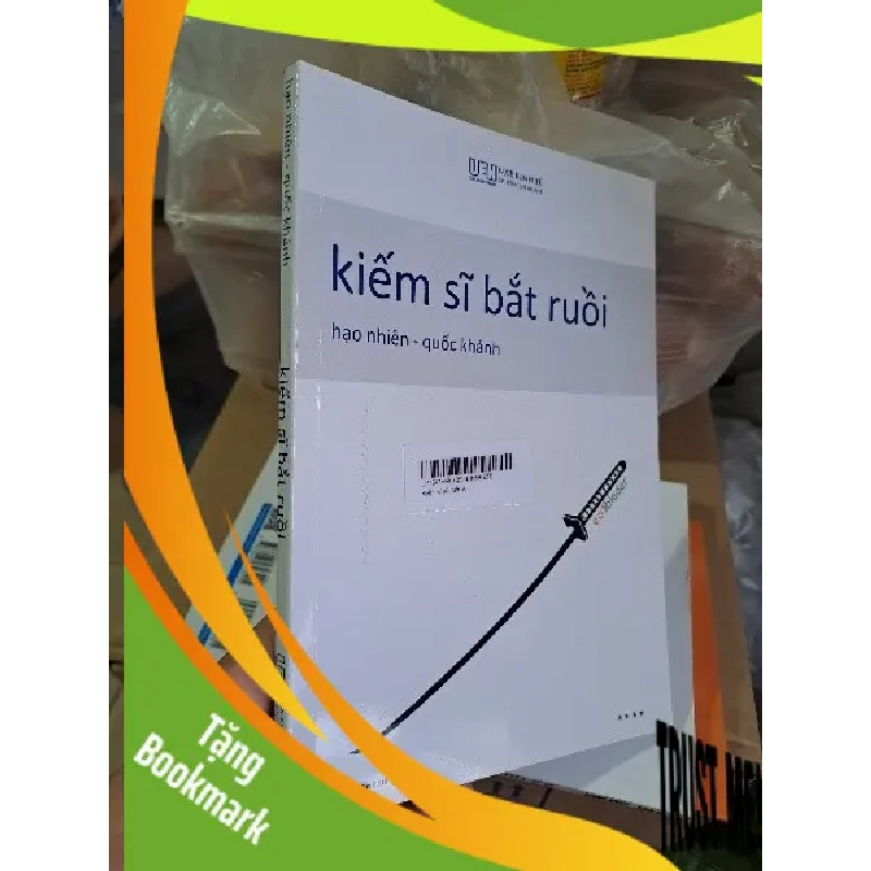 (TẶNG BOOKMARK) Kiếm sĩ bắt ruồi mới 90% ố nhẹ 2016 Hạo Nhiên RBK2507 946244