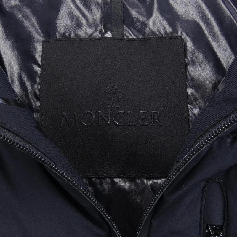 Áo khoác lông vũ MONCLER 642098