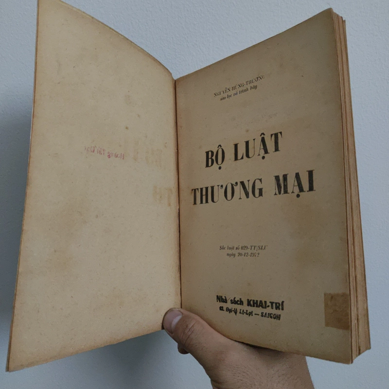 Bộ Luật Thương Mại 493050