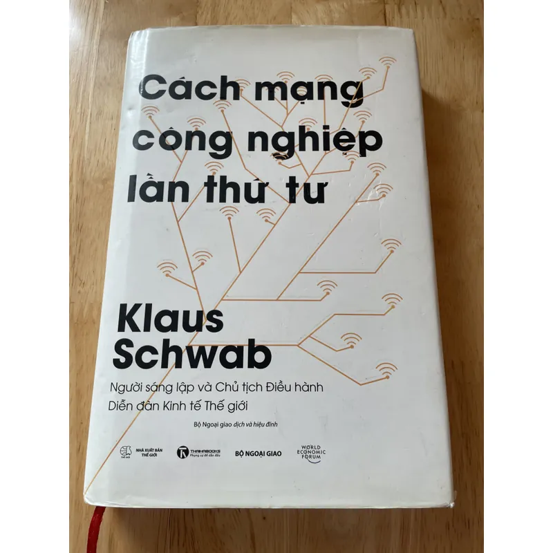 Sách Cách mạng công nghiệp lần thứ tư 704170