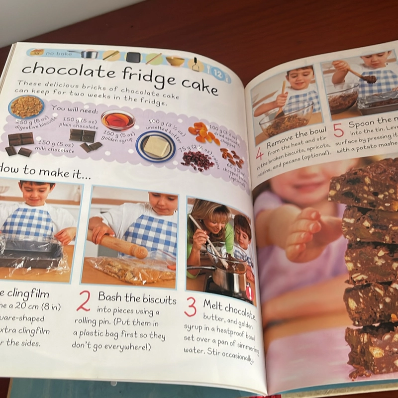 PICTURE BOOK Children’s first cookbook 536865