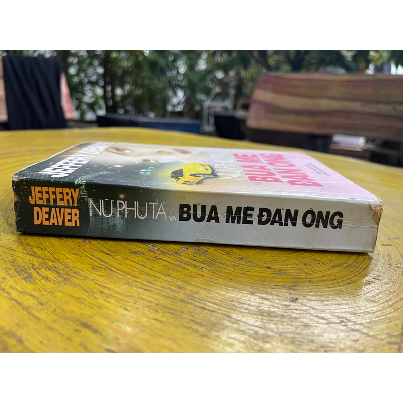 NỮ PHỤ TÁ BÙA MÊ ĐÀN ÔNG- JEFFERY DEAVER  550065