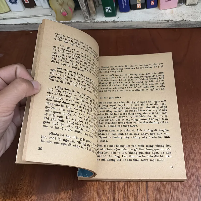 II Sách Xưa: Chăm Sóc Trẻ Từ Sơ Sinh Đến Ba Tuổi - Bác Sĩ Đỗ Hồng Ngọc - 1979 599924