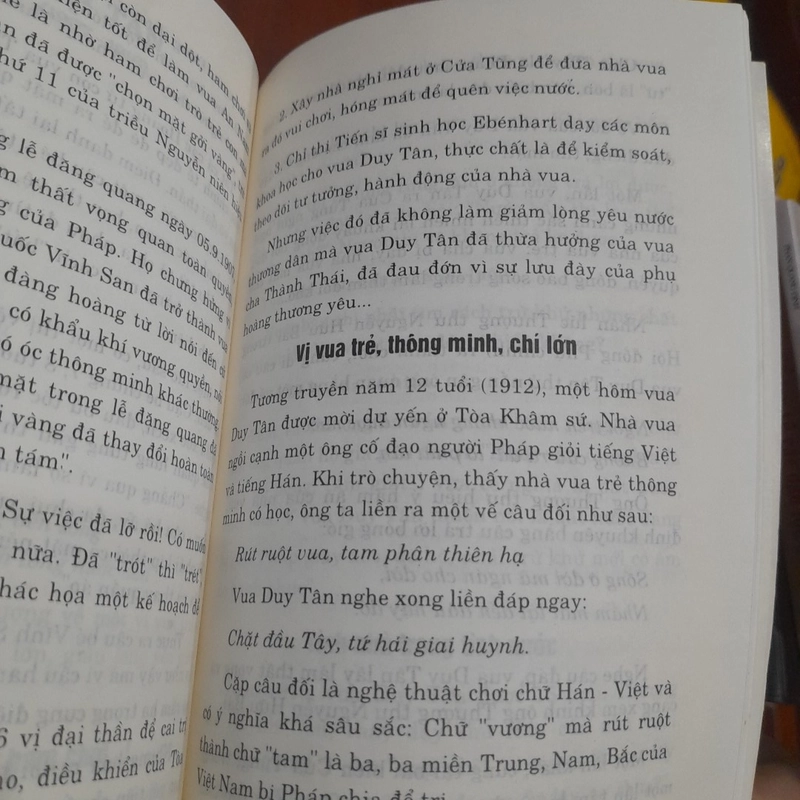 Nguyễn Viết Kế - KỂ CHUYỆN CÁC ĐỜI VUA NHÀ NGUYỄN 518875