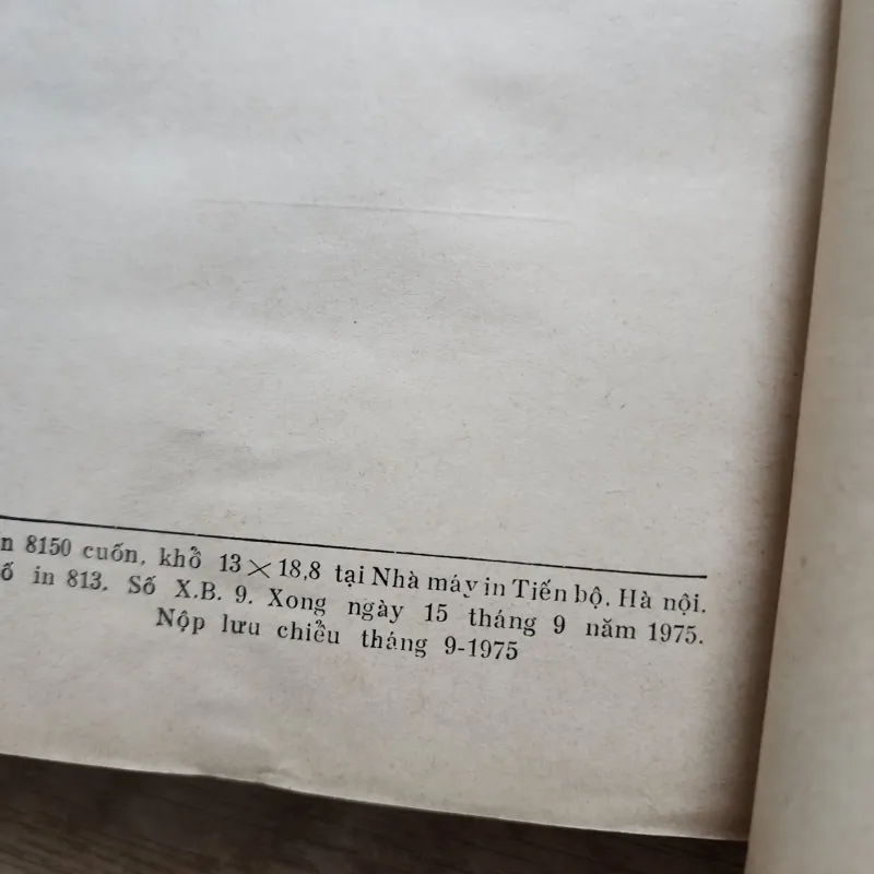 Về vấn đề quân sự | hồ chí minh | 1975 976317