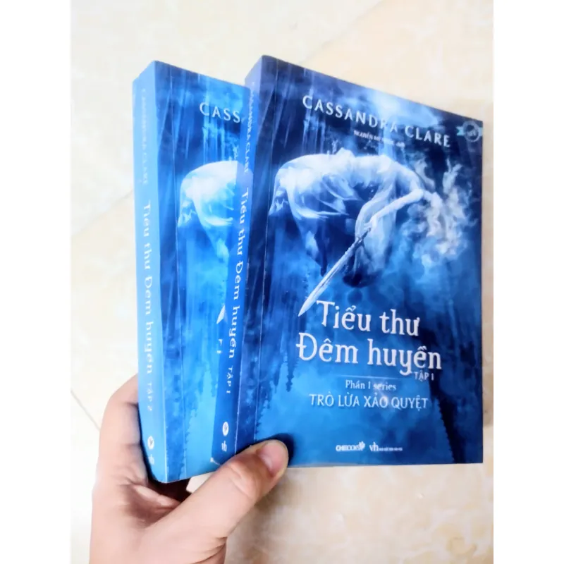 Sách: Tiểu thư đêm huyền (bộ 2 tập) 761445