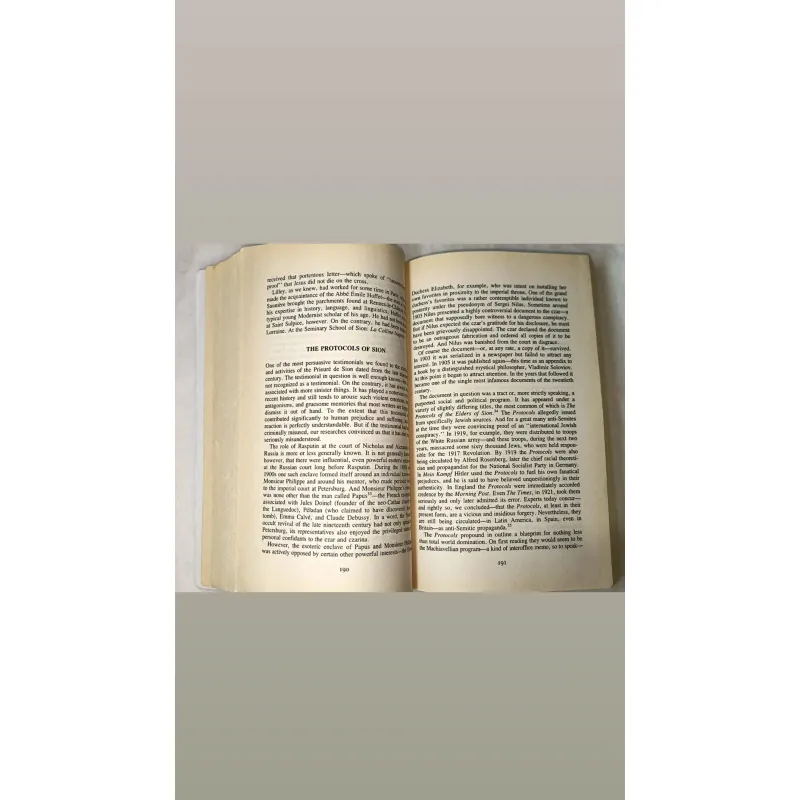 Holy Blood, Holy Grail: The Secret History of Jesus, the Shocking Legacy  747793