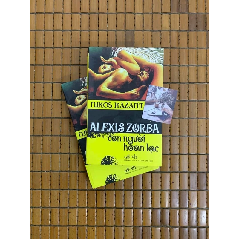 Con người hoan lạc Nikos 455823