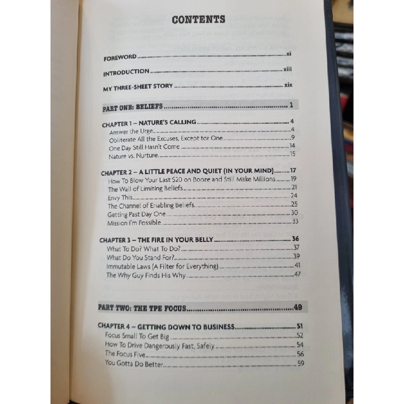 The Toilet Paper Entrepreneur : The tell-it-like-it-is guide to cleaning up in business, even if you are at the end of your roll - Mike Michalowicz 377075