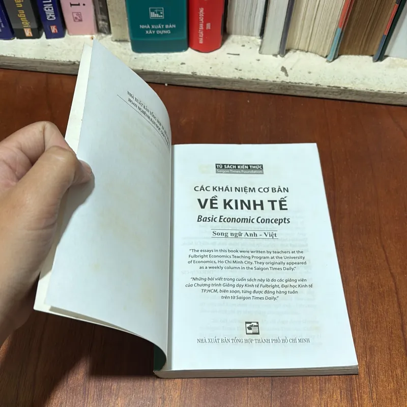 II Sách Kinh Tế: Các Khái Niệm Cơ Bản Về Kinh Tế (Sách Song Ngữ Anh Việt) - 2010 778194