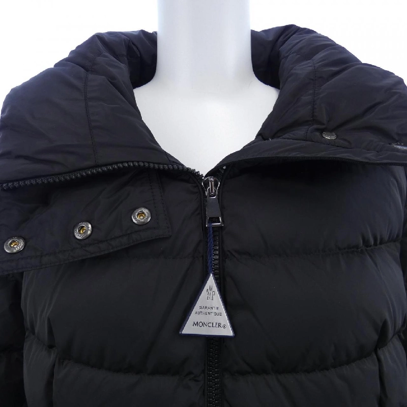 Áo khoác lông vũ MONCLER 642153