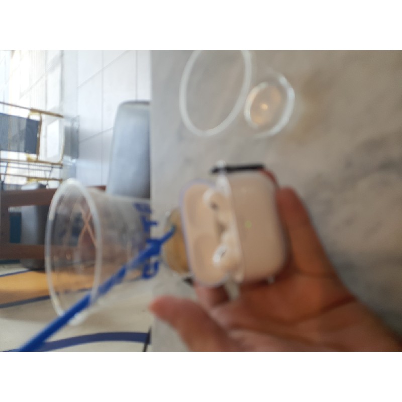 Cần bán Airpods pro gen 2, pin trâu , sạc k dây 15704