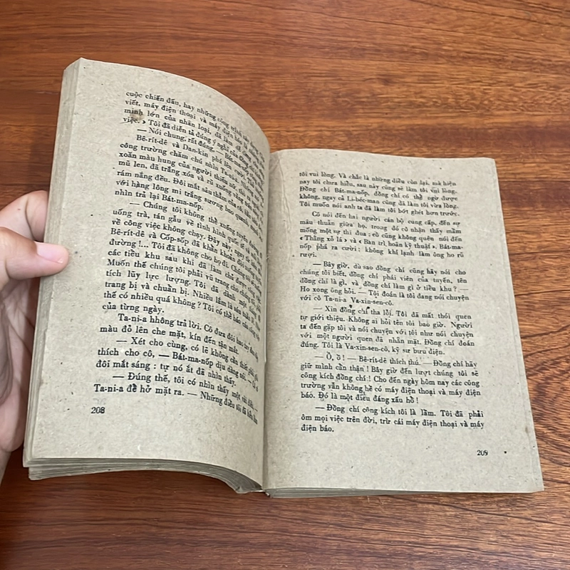 II Văn Học Nước Ngoài: Xa Mạc Tư Khoa (Tập 1) - VAXILI, AGIAIÉP - 1981 503145