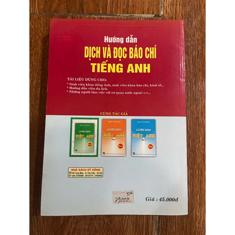Hướng dẫn Dịch và Đọc báo chí tiếng anh (o4) 470975