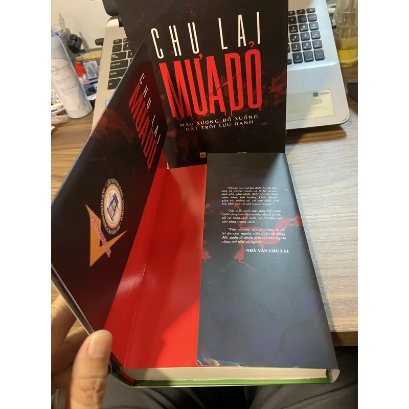 Mưa Đỏ - bản đặc biệt, bìa cứng, chữ ký scan tác giả 732123