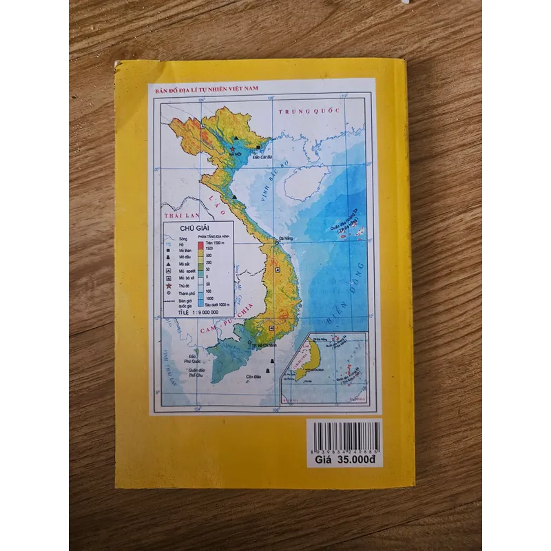 Truyện tranh lịch sử và sơ đồ địa lý Việt Nam
 703780