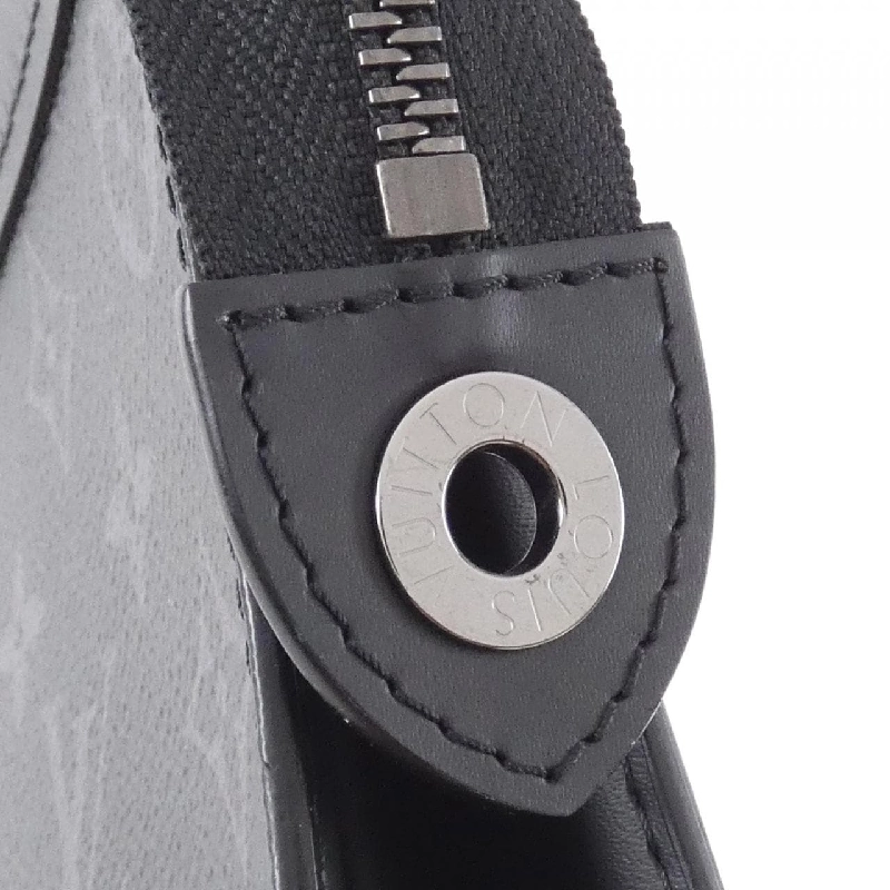 Túi xách Louis Vuitton Monogram Eclipse Pochette Voyage MM M61692 614221