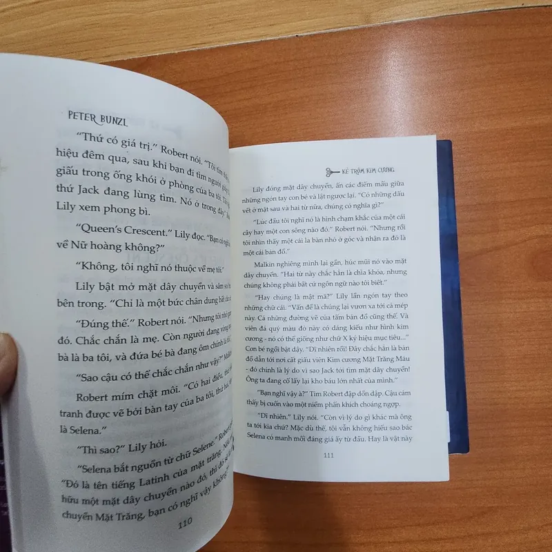 Sách combo 2 quyển Kẻ trộm kim cương & Trái tim máy của Pêtr Bunzl mới 90% 531601