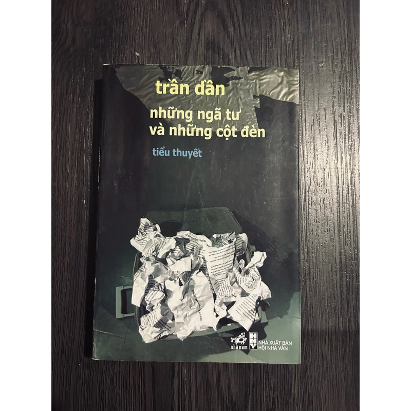 Những ngã tư và những cột đèn (đọc kĩ mô tả) 446334