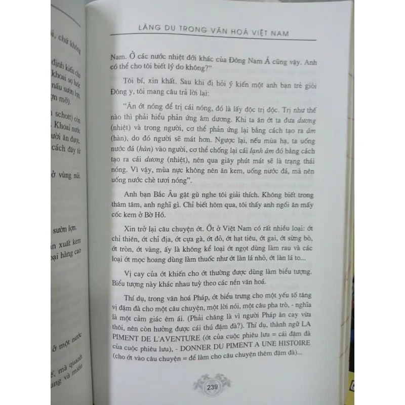 LÃNG DU TRONG VĂN HÓA VIỆT NAM - HỮU NGỌC 711475