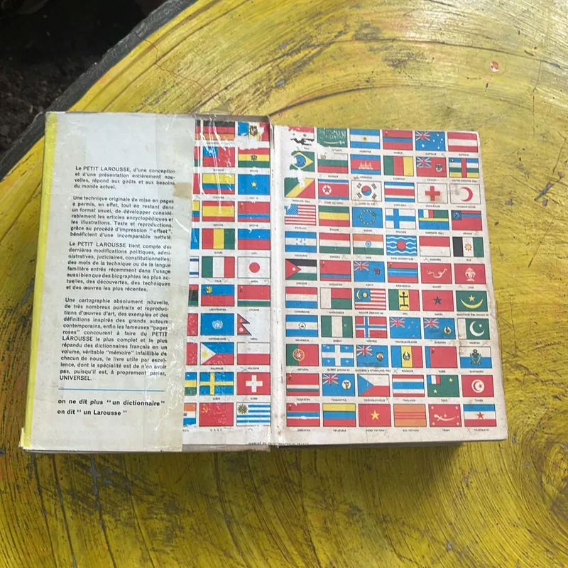 PETIT LAROUSSE- bìa cứng xuất bản năm 1961 596097