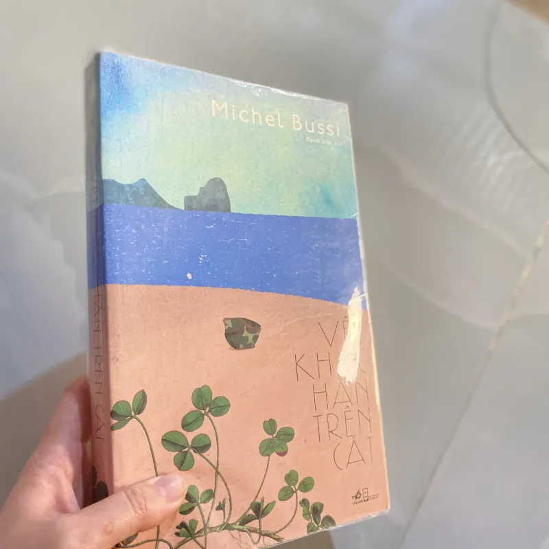 Vết Khắc Hằn Trên Cát 937598