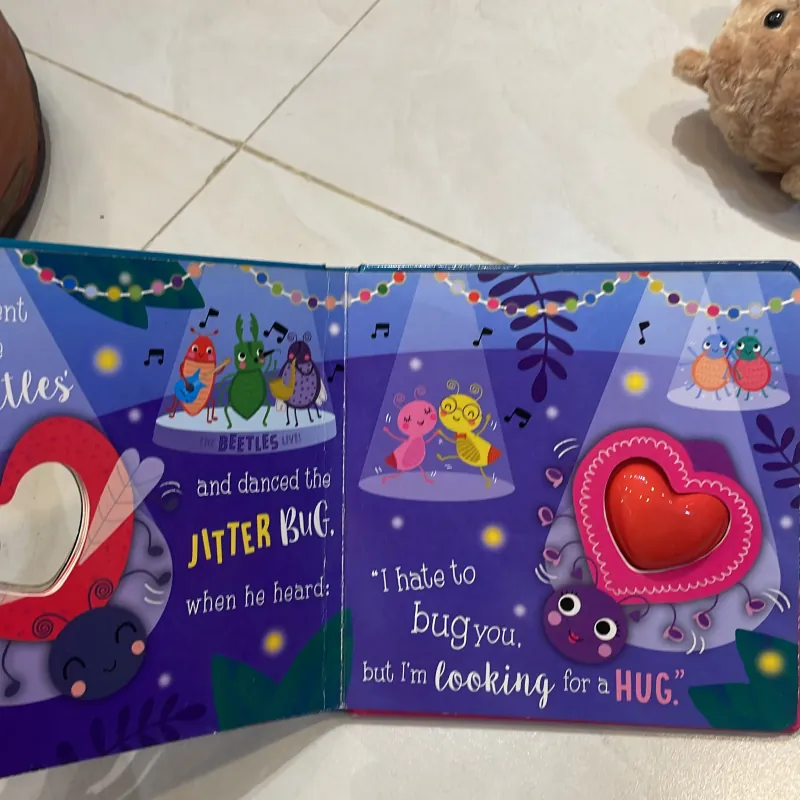 NGOẠI VĂN tiếng anh trẻ em: Love Bug - press to make me glow 1027560