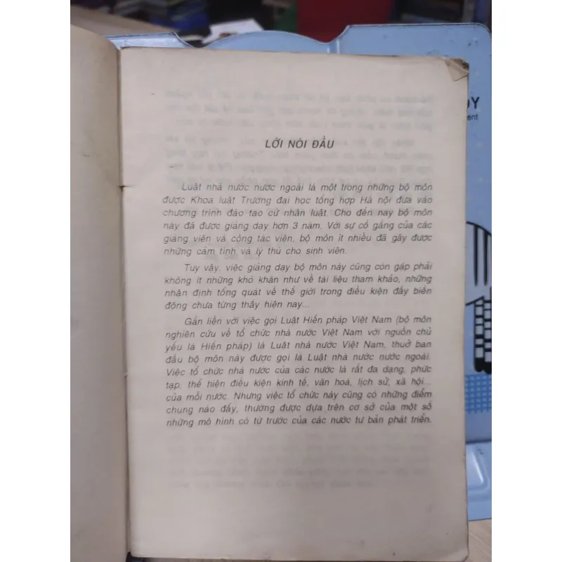 Sách: Luật hiến pháp của cá nước Tư bản (A2) 693878