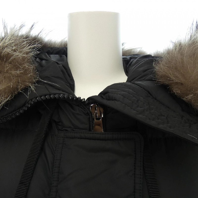 Áo khoác lông vũ MONCLER 638025