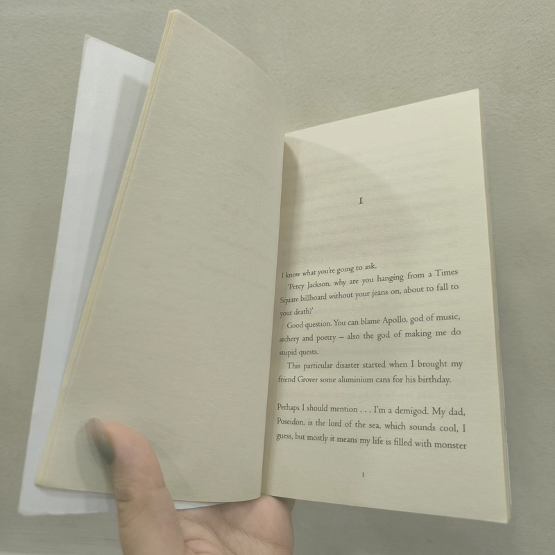 [Ngoại văn tiếng Anh] Percy Jackson and The singer of Apollo - Rick Riordan (Truyện ngắn) 489277
