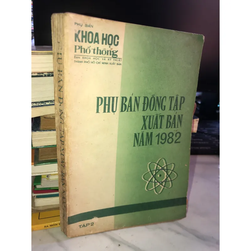 Phụ bản đóng tập xuất bản năm 1982 1001700