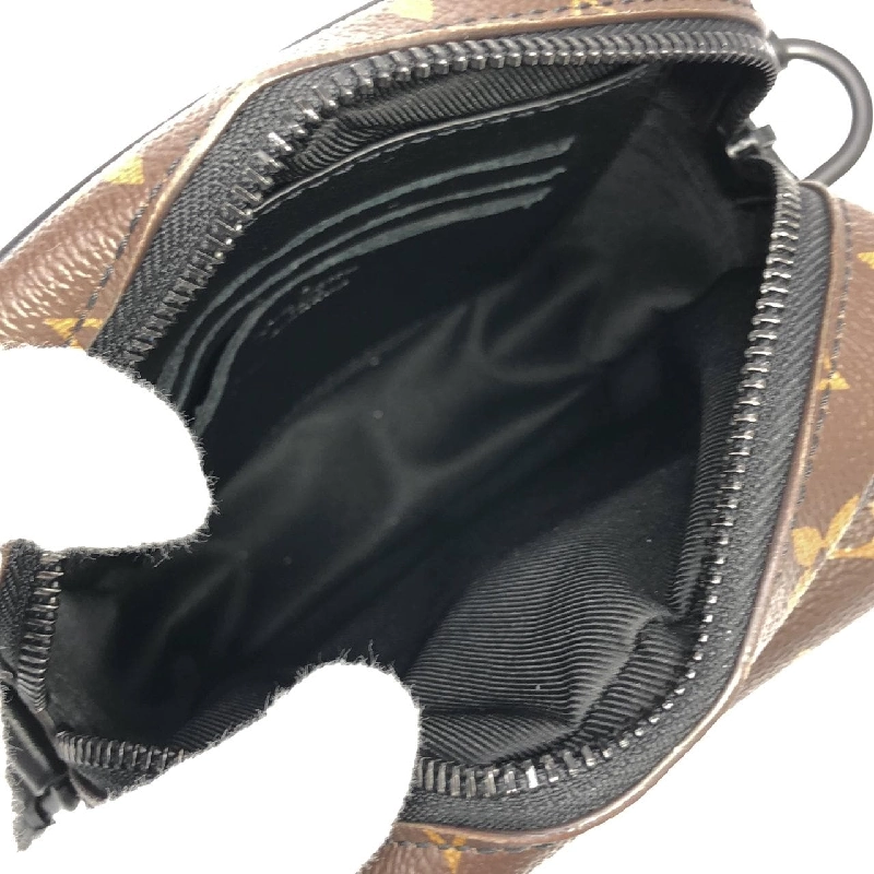 Túi đeo chéo Louis Vuitton Monogram Macassar Christopher Wearable Wallet M69404 - Hàng hiệu Chính hãng 802677