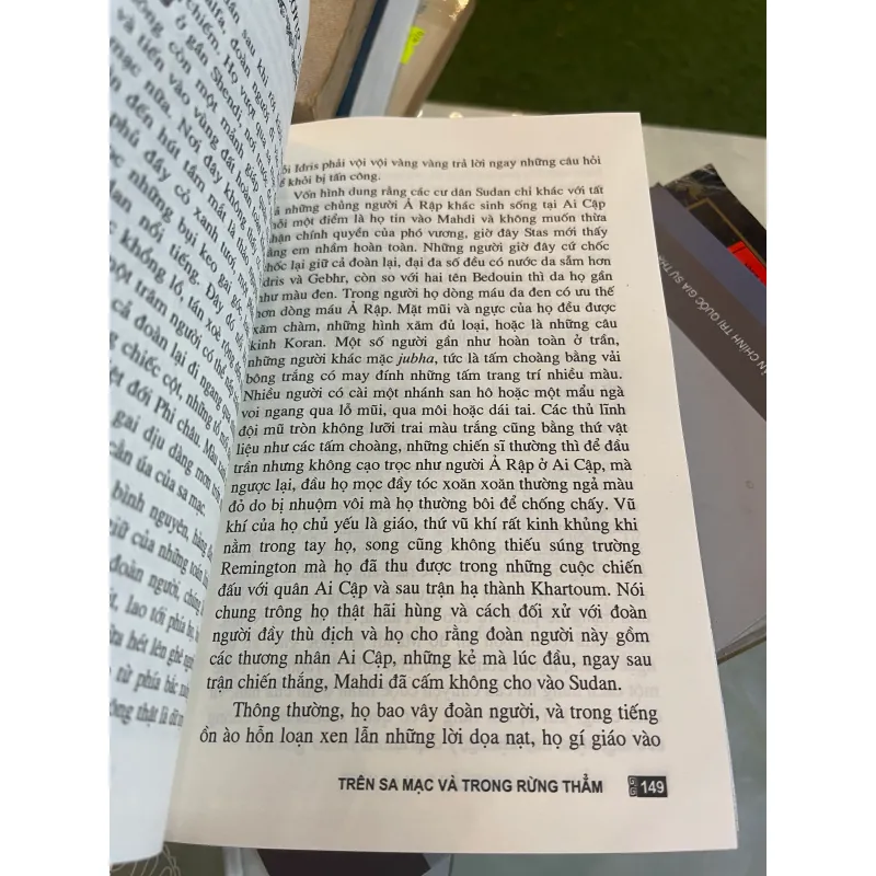 TRÊN SA MẠC VÀ TRONG RỪNG THẲM - NGUYỄN HỮU DŨNG dịch  1010411