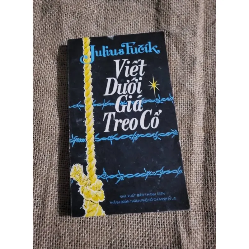 Viết dưới chết treo cổ  975379