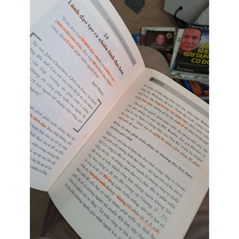 The book of leadership - Dẫn dắt bản thân, đội nhóm và tổ chức vươn xa - Anthony Gell KỸ NĂNG HCM0910 923076