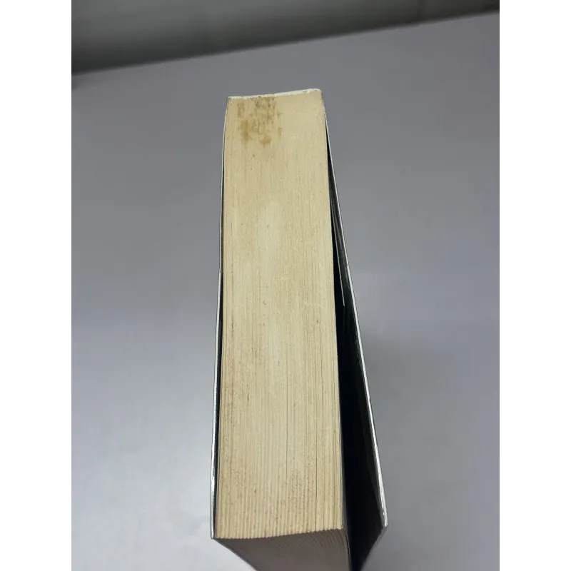 Ông trăm tuổi trèo qua cửa sổ và biến mất 1004899