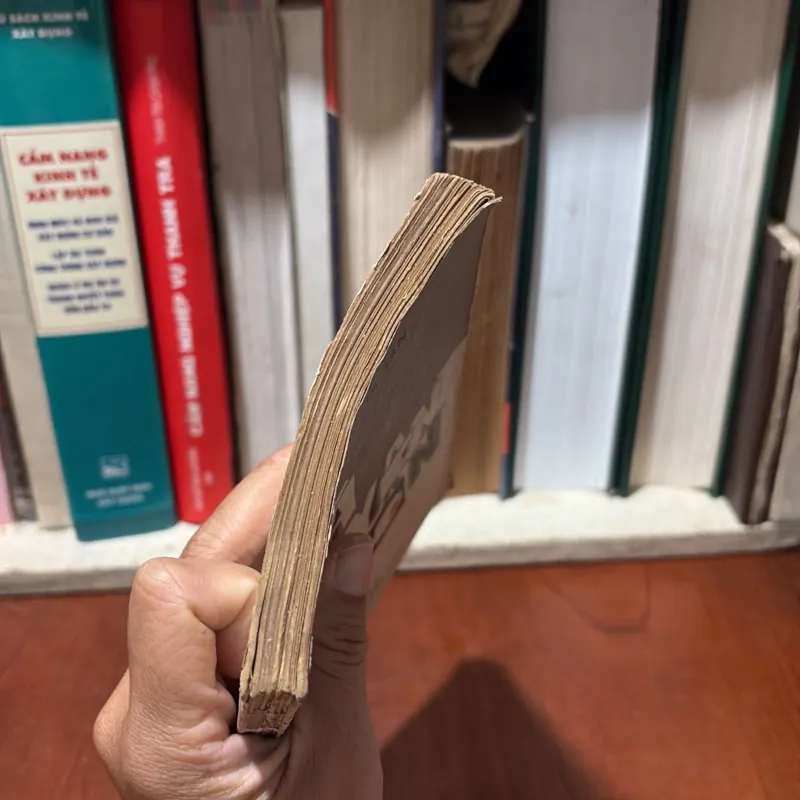 II Văn Học Nước Ngoài: Nhà Chuyên Môn - MÁC BÉCTALAN - 1986 752215