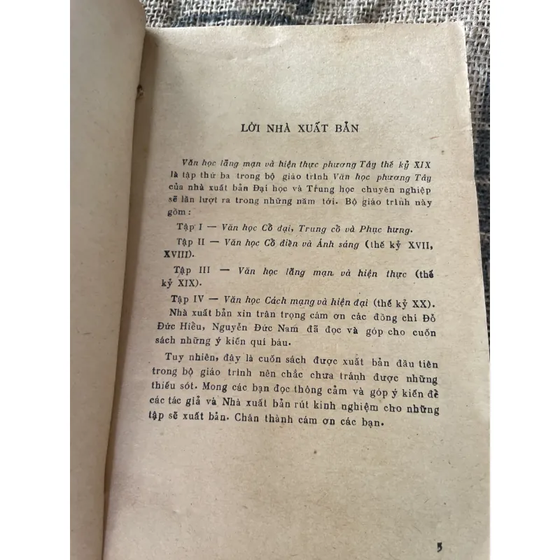 Mới thật lãng mạn và hiện thực phương tây thế kỷ 19 - Phùng Văn Tửu - Đỗ Ngoạn  1020241