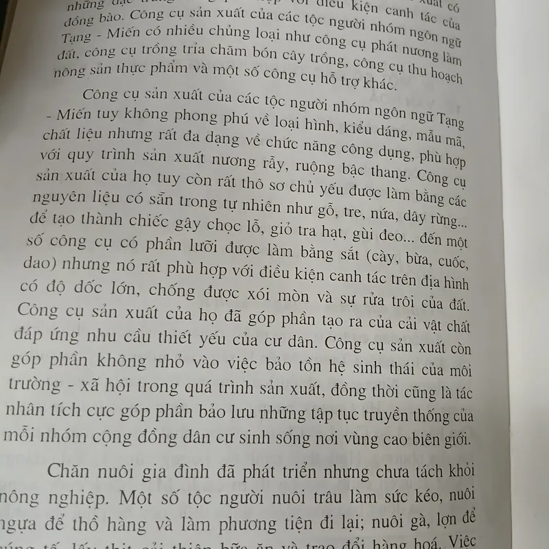 TRANG PHỤC CÁC TỘC NGƯỜI NHÓM NGÔN NGỮ TẠNG - MIẾN 562194