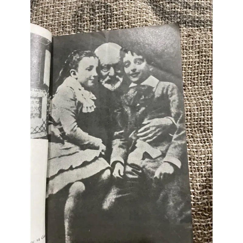 Victor Hugo - Đặng Thị Hạnh  1029857