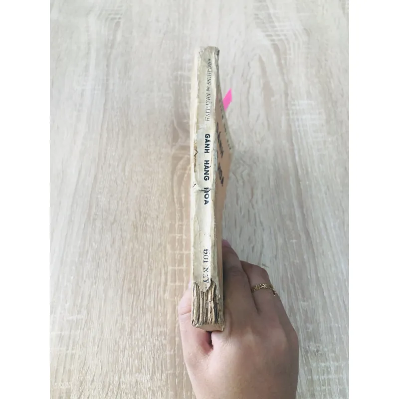 GÁNH HÀNG HOA ( tiểu thuyết của Khái Hưng và Nhất Linh) 1972 994317