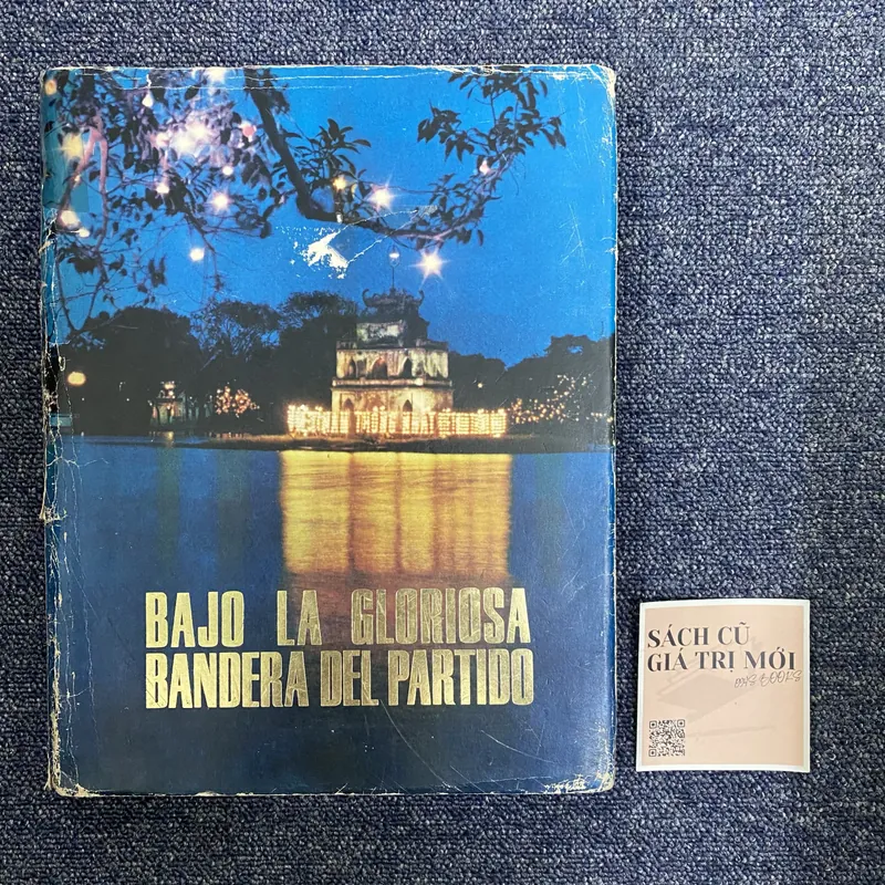 Sách ảnh Dưới lá cờ vẻ vang của Đảng (BC) 476266
