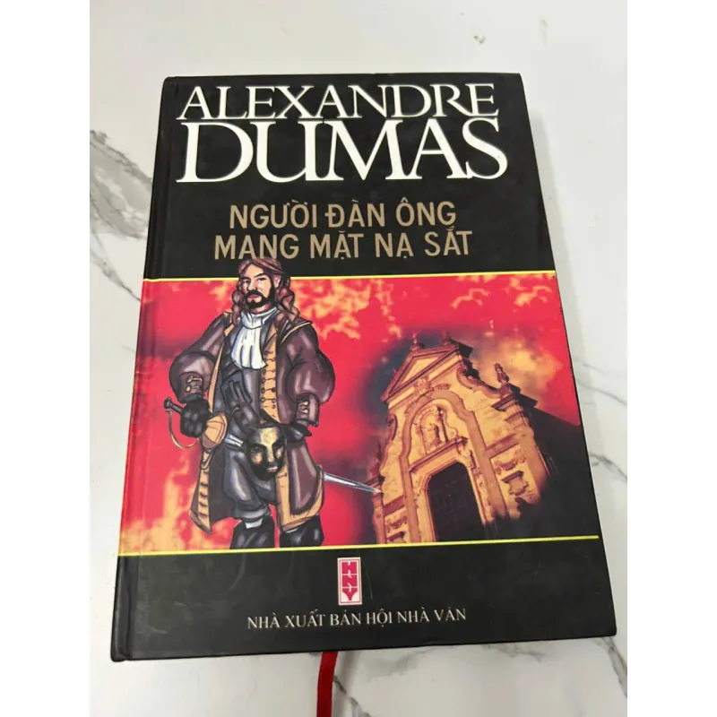 NGƯỜI ĐÀN ÔNG MANG MẶT NẠ SẮT - ALEXANDRE DUMAS 605643